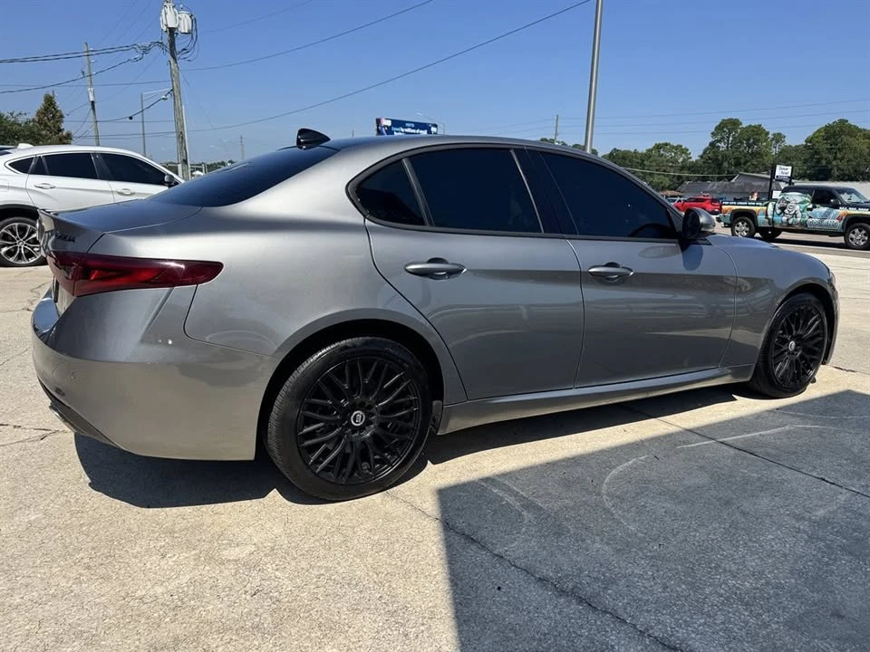 2019 Alfa Romeo Giulia - Image 5 of 13