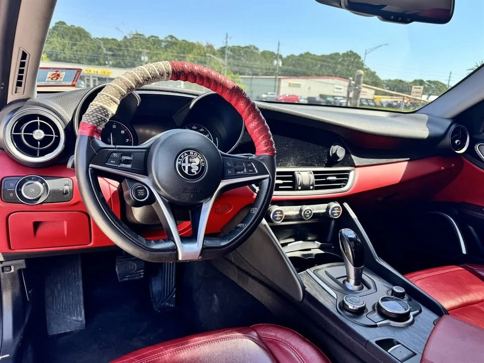 2019 Alfa Romeo Giulia - Image 10 of 13