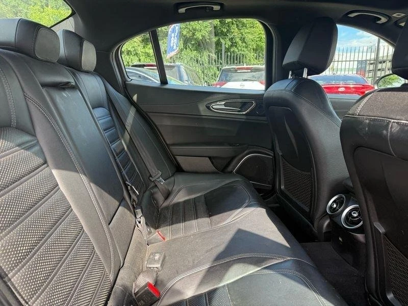 2019 Alfa Romeo Giulia - Image 11 of 20