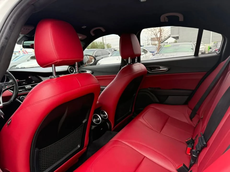 2019 Alfa Romeo Giulia - Image 10 of 16