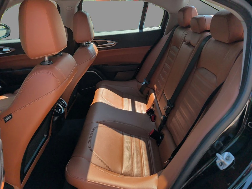 2019 Alfa Romeo Giulia - Image 10 of 20
