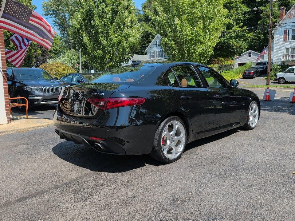2019 Alfa Romeo Giulia - Image 7 of 20