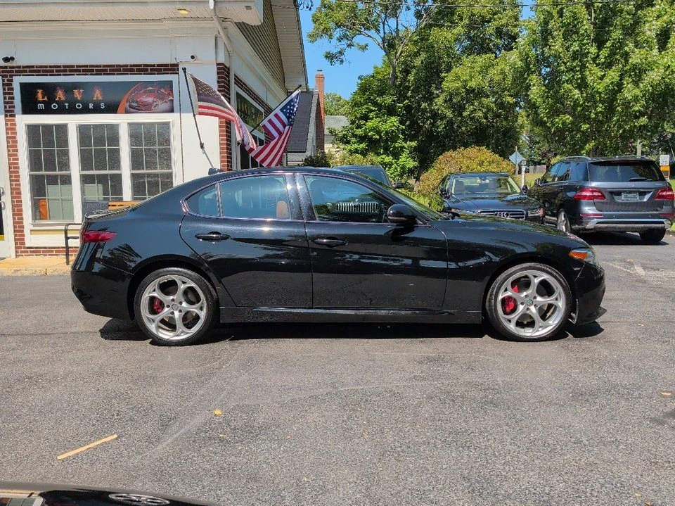2019 Alfa Romeo Giulia - Image 8 of 20