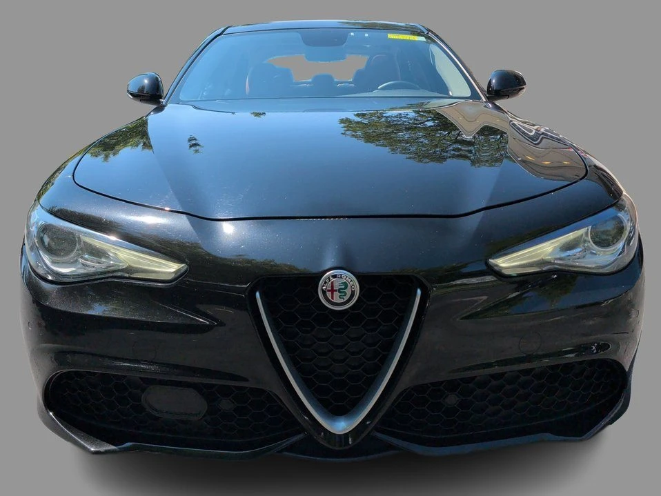 2019 Alfa Romeo Giulia - Image 14 of 20