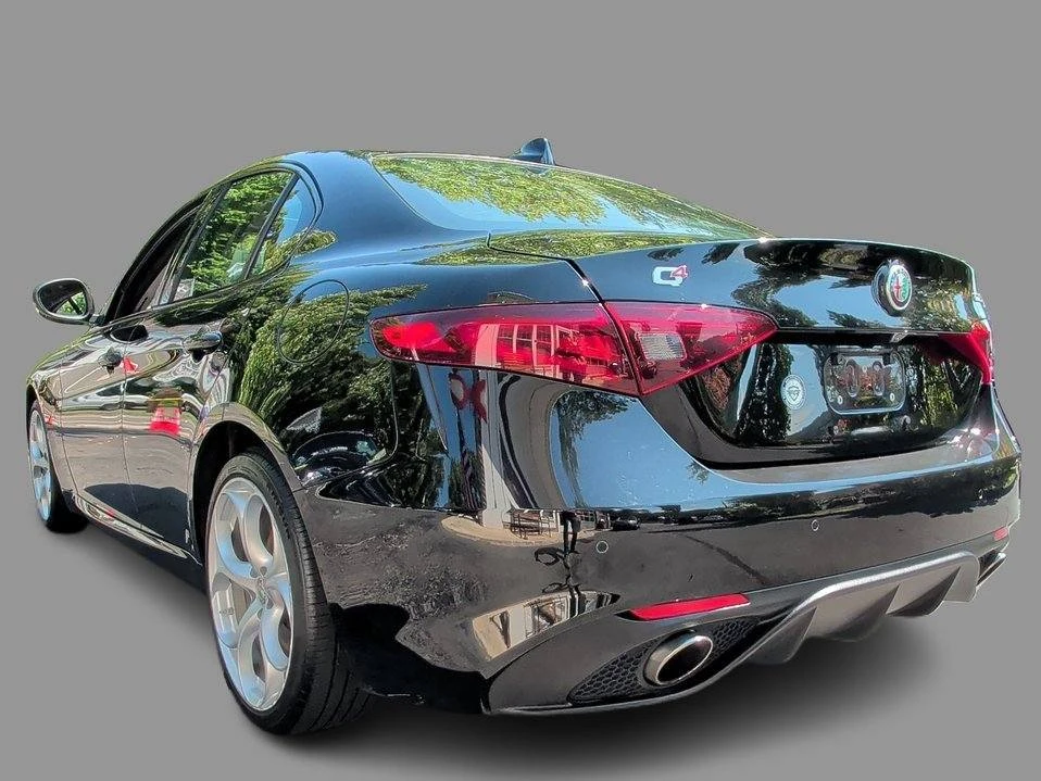 2019 Alfa Romeo Giulia - Image 19 of 20