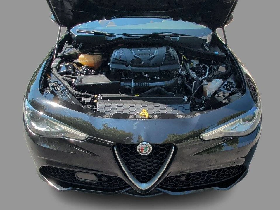 2019 Alfa Romeo Giulia - Image 11 of 20