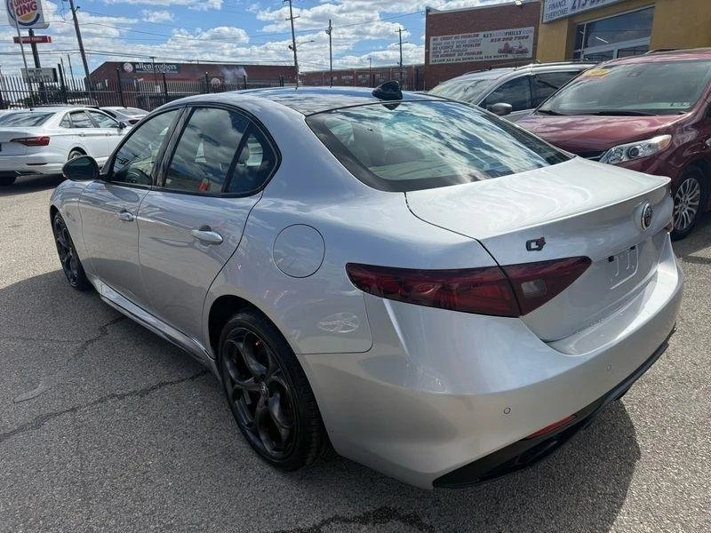 2019 Alfa Romeo Giulia - Image 7 of 20