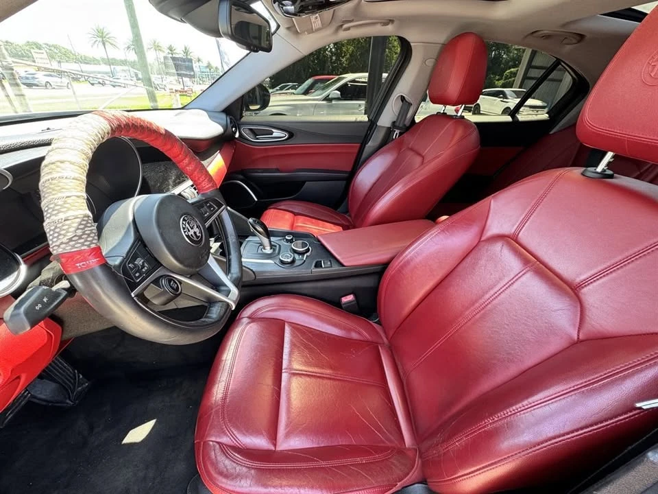 2019 Alfa Romeo Giulia - Image 11 of 13