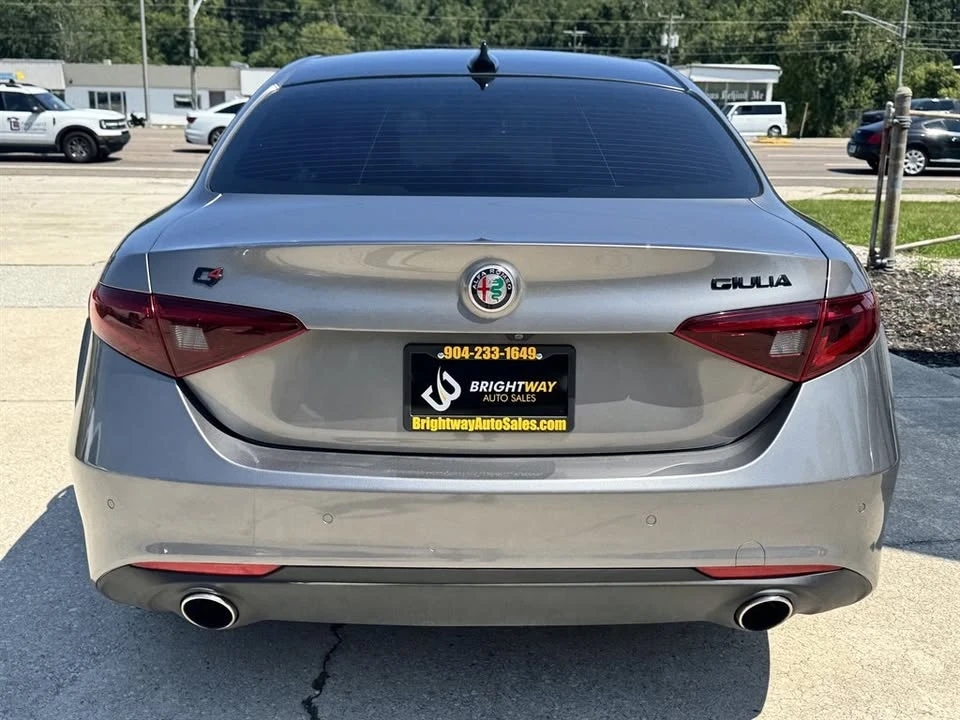 2019 Alfa Romeo Giulia - Image 6 of 13