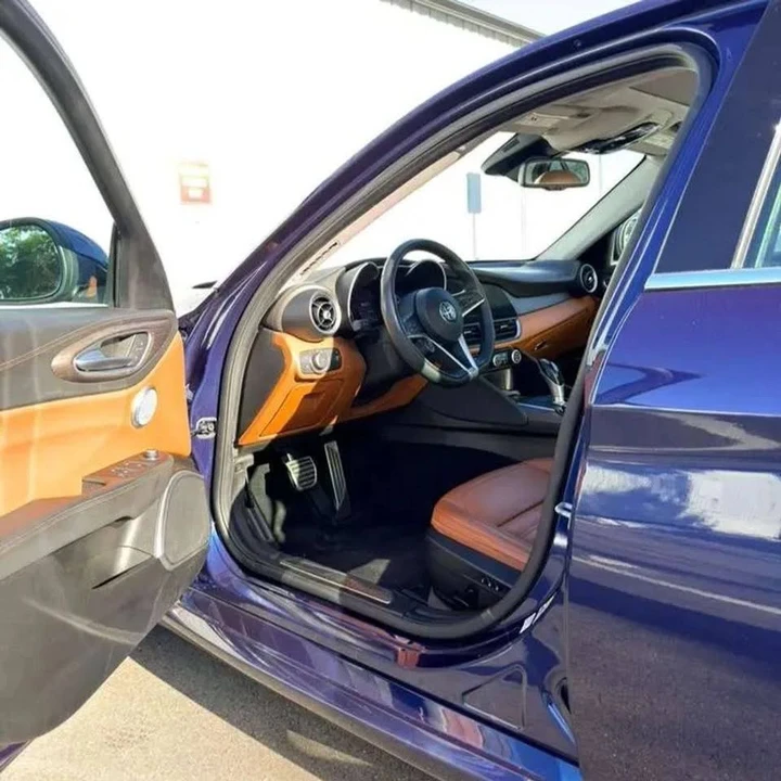2019 Alfa Romeo Giulia - Image 7 of 19