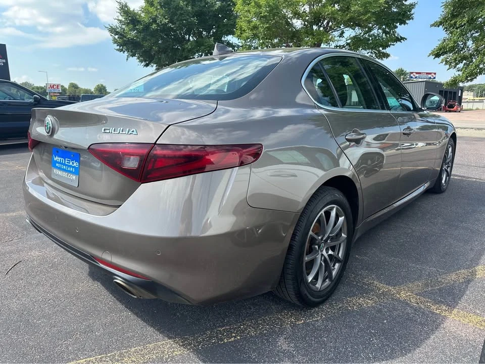 2019 Alfa Romeo Giulia - Image 4 of 11
