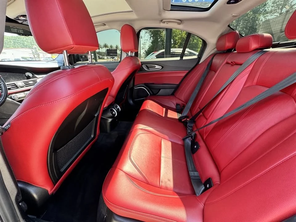 2019 Alfa Romeo Giulia - Image 12 of 13