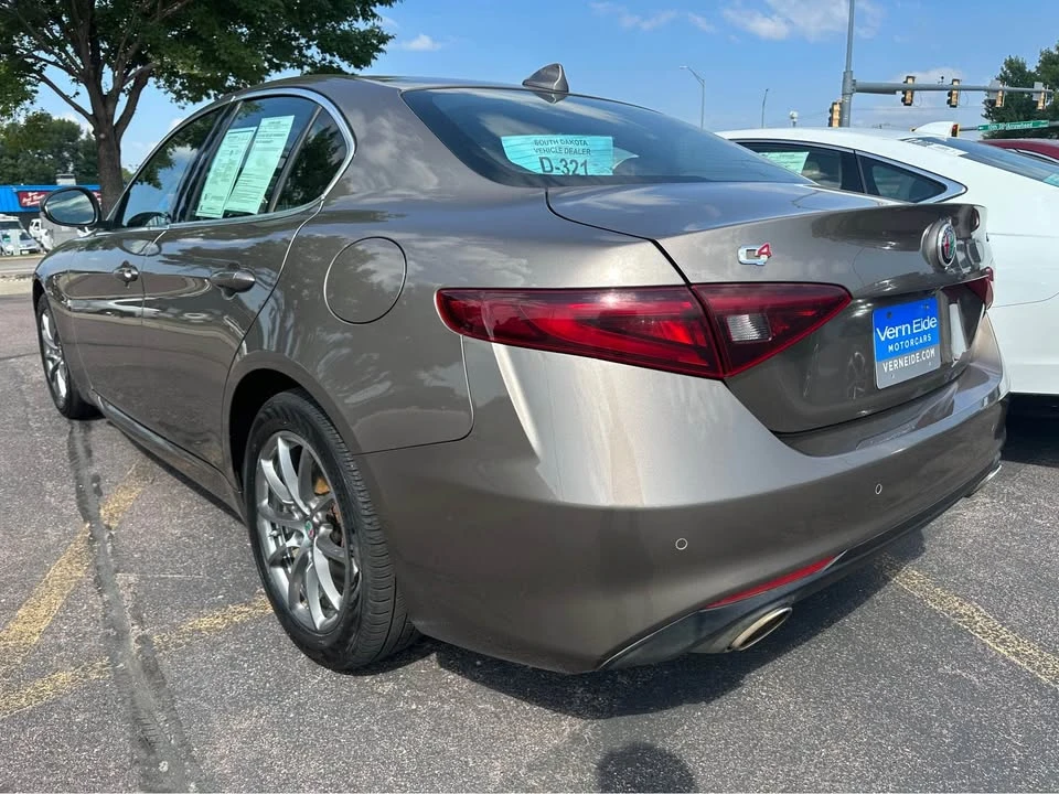 2019 Alfa Romeo Giulia - Image 5 of 11