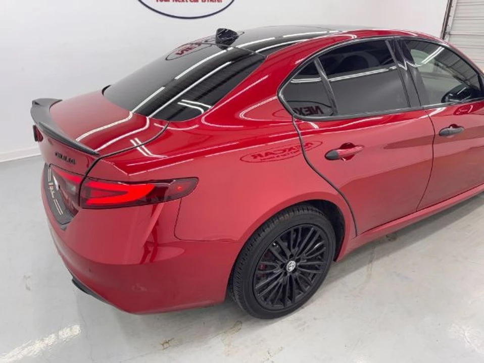 2019 Alfa Romeo Giulia - Image 8 of 20