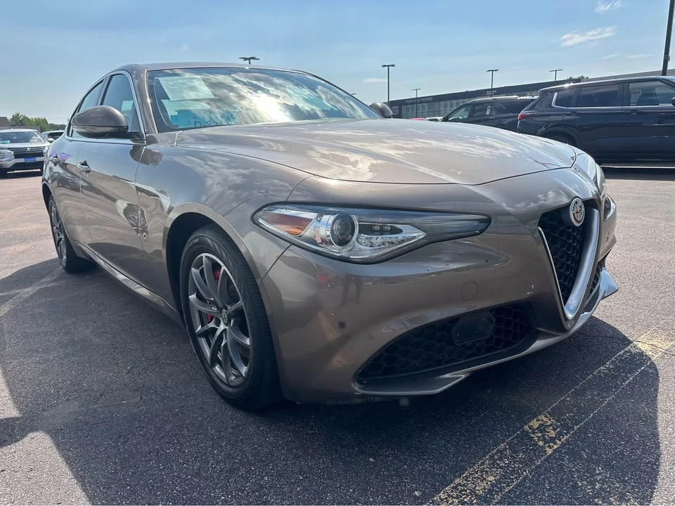 2019 Alfa Romeo Giulia - Image 3 of 11