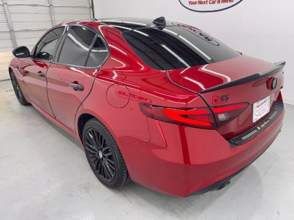 2019 Alfa Romeo Giulia - Image 5 of 20