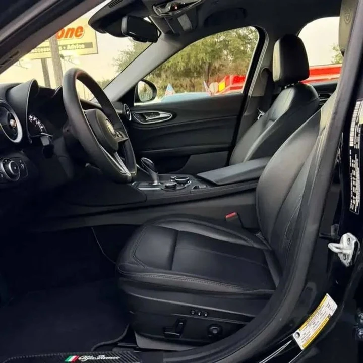 2019 Alfa Romeo Giulia - Image 8 of 13