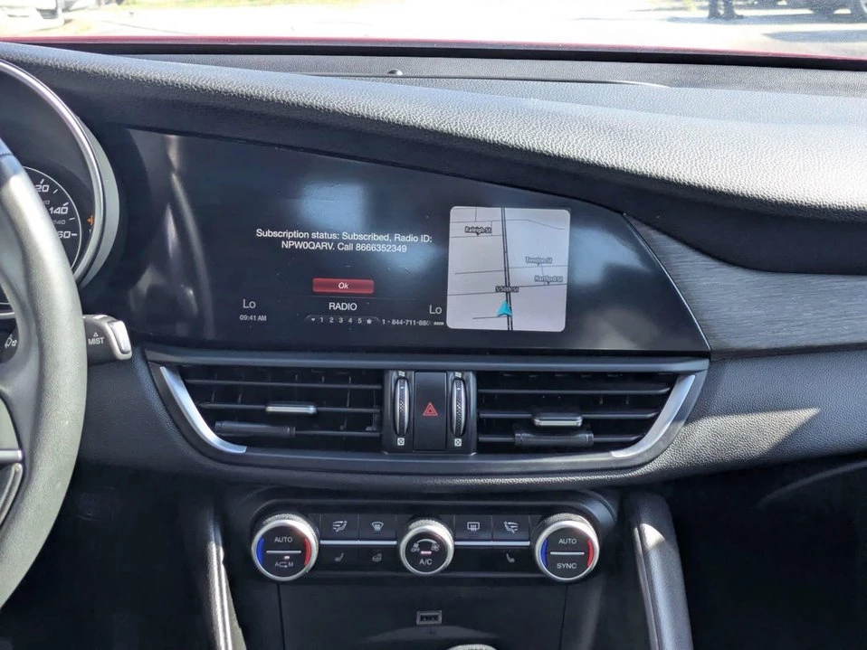 2019 Alfa Romeo Giulia - Image 16 of 20