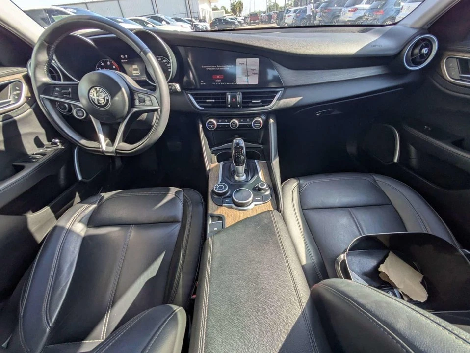 2019 Alfa Romeo Giulia - Image 13 of 20