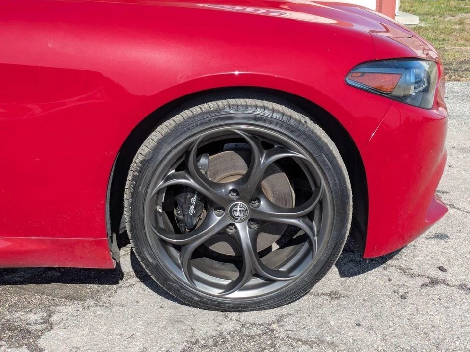 2019 Alfa Romeo Giulia - Image 10 of 20