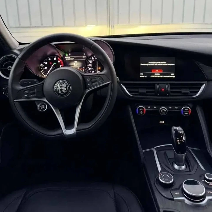2019 Alfa Romeo Giulia - Image 9 of 13