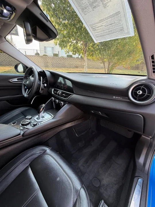 2019 Alfa Romeo Giulia - Image 12 of 15