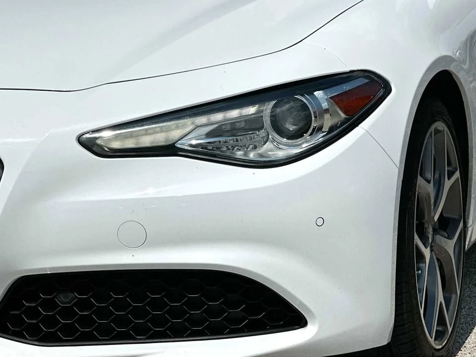 2019 Alfa Romeo Giulia - Image 16 of 20
