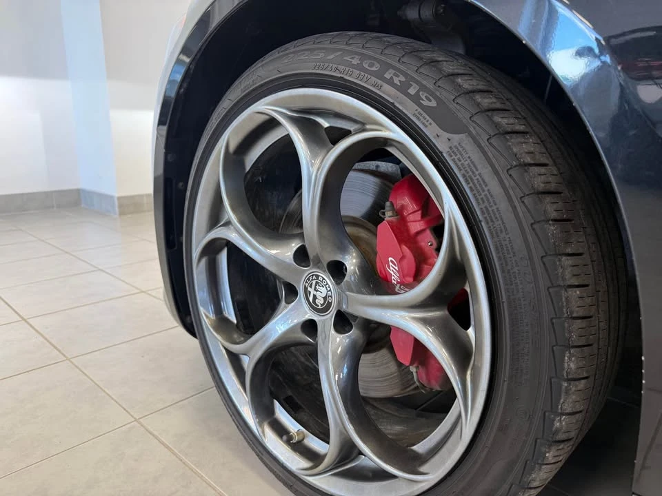 2019 Alfa Romeo Giulia - Image 5 of 6