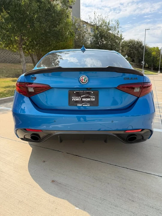 2019 Alfa Romeo Giulia - Image 5 of 15