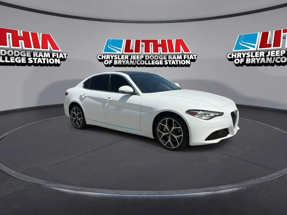 2019 Alfa Romeo Giulia - Image 2 of 20