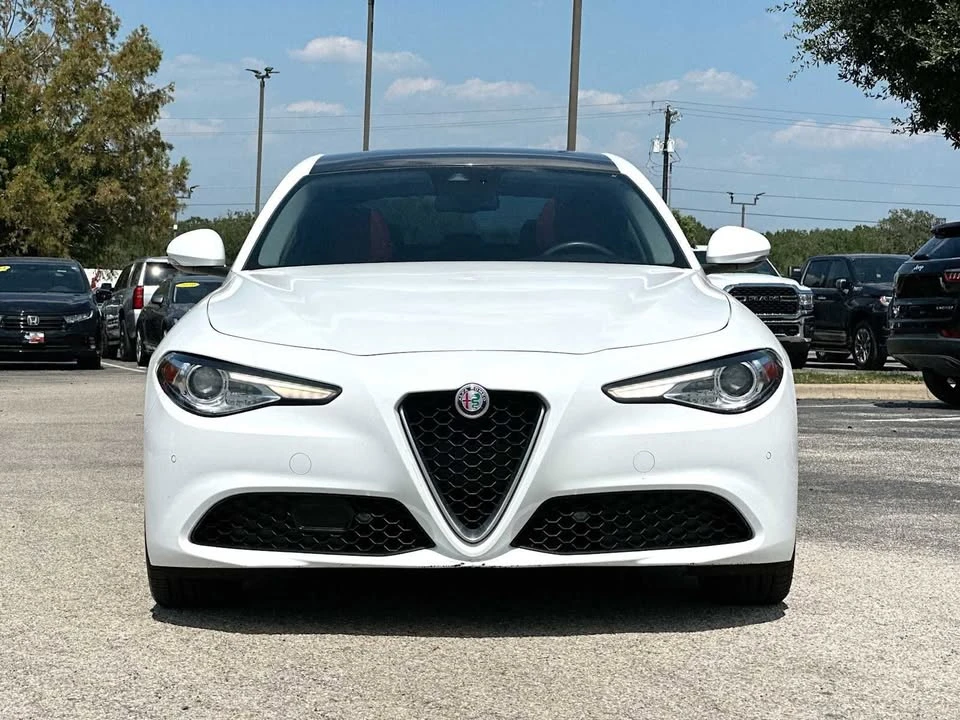 2019 Alfa Romeo Giulia - Image 10 of 20