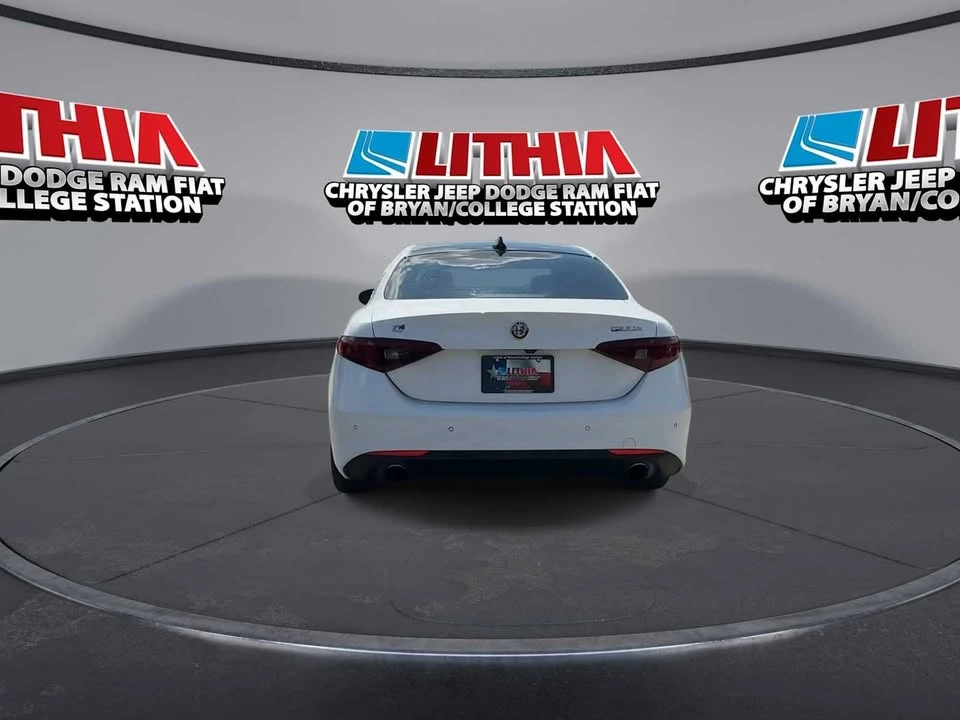 2019 Alfa Romeo Giulia - Image 7 of 20
