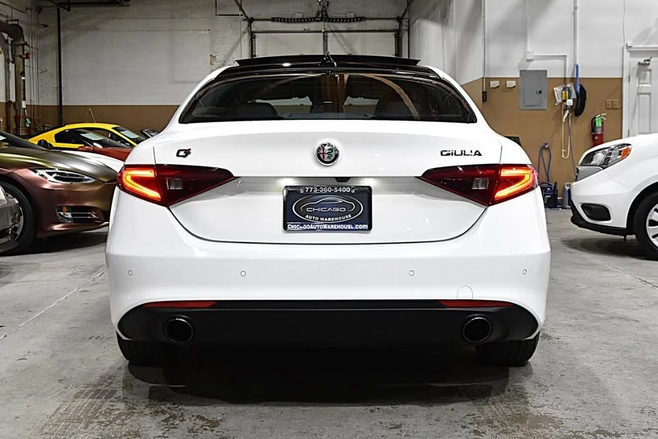 2019 Alfa Romeo Giulia - Image 5 of 20