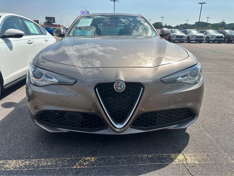 2019 Alfa Romeo Giulia - Image 2 of 11