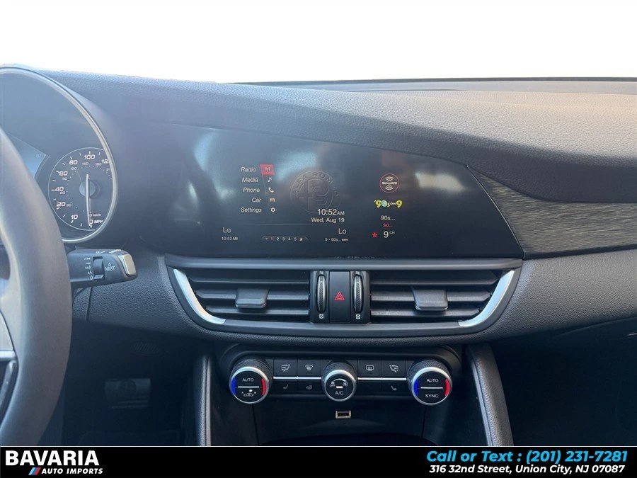 2019 Alfa Romeo Giulia - Image 17 of 20