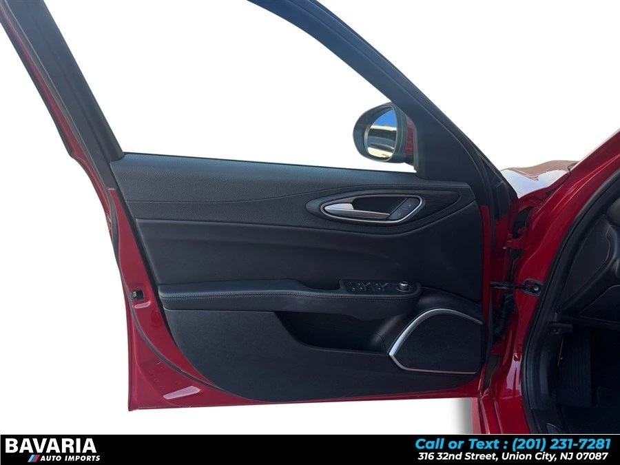 2019 Alfa Romeo Giulia - Image 8 of 20