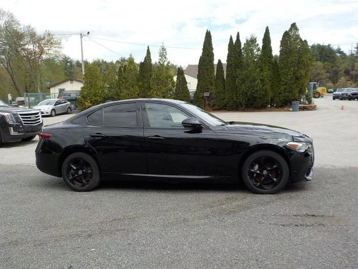 2019 Alfa Romeo Giulia - Image 8 of 15