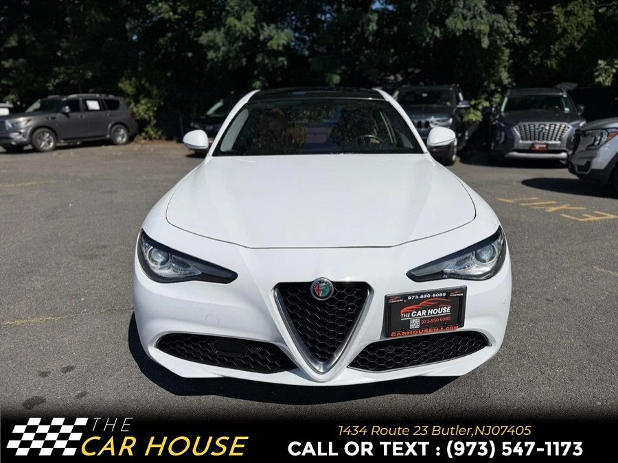2019 Alfa Romeo Giulia - Image 10 of 19