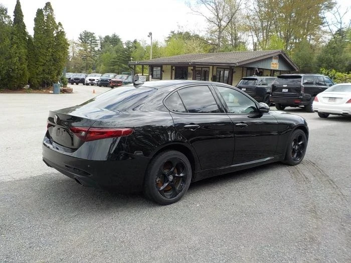 2019 Alfa Romeo Giulia - Image 6 of 15