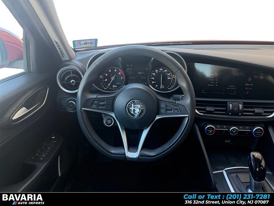 2019 Alfa Romeo Giulia - Image 10 of 20