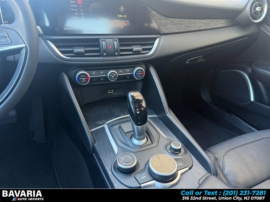 2019 Alfa Romeo Giulia - Image 19 of 20