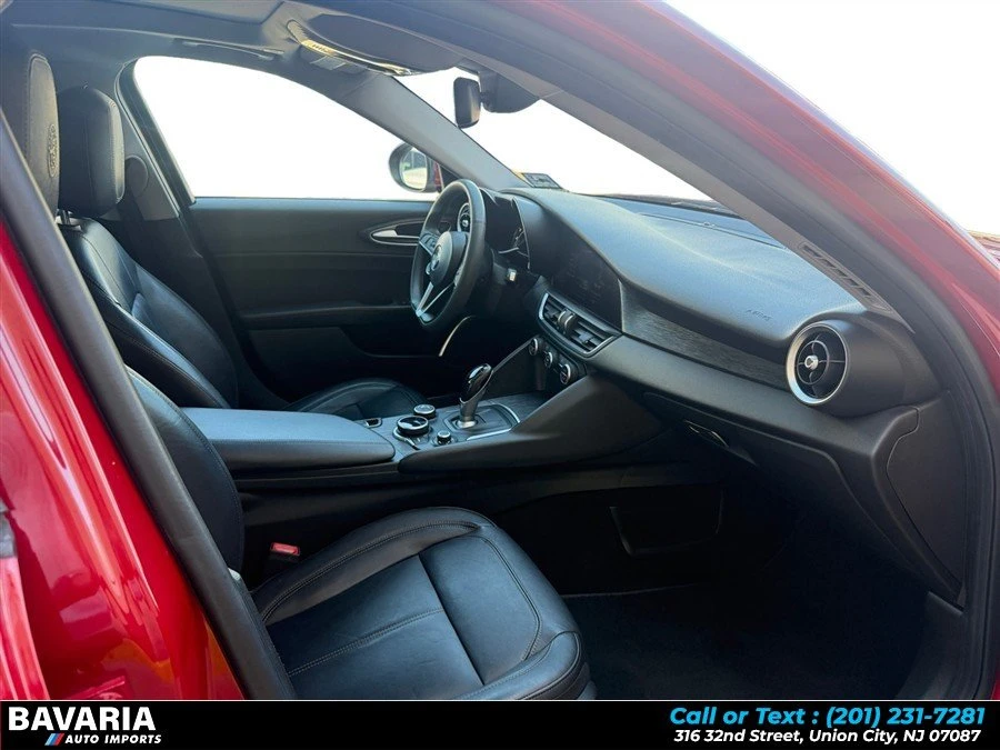 2019 Alfa Romeo Giulia - Image 14 of 20