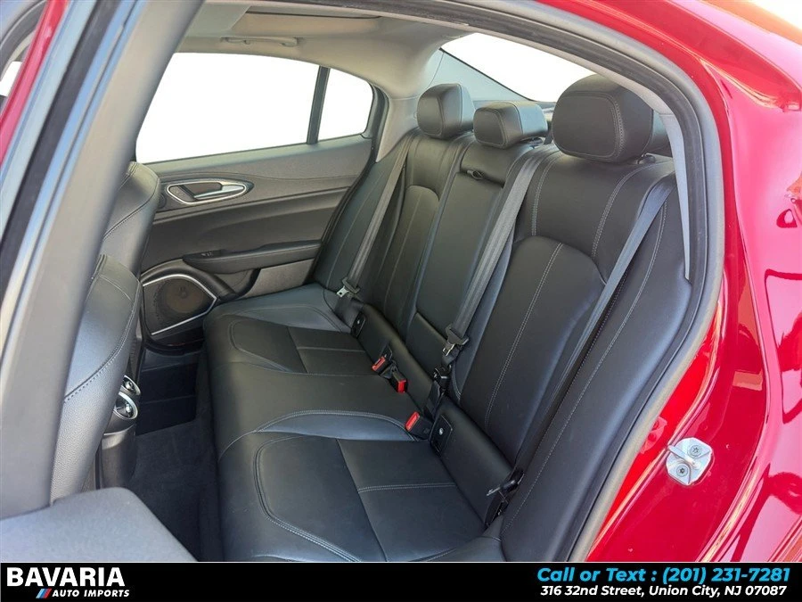 2019 Alfa Romeo Giulia - Image 13 of 20