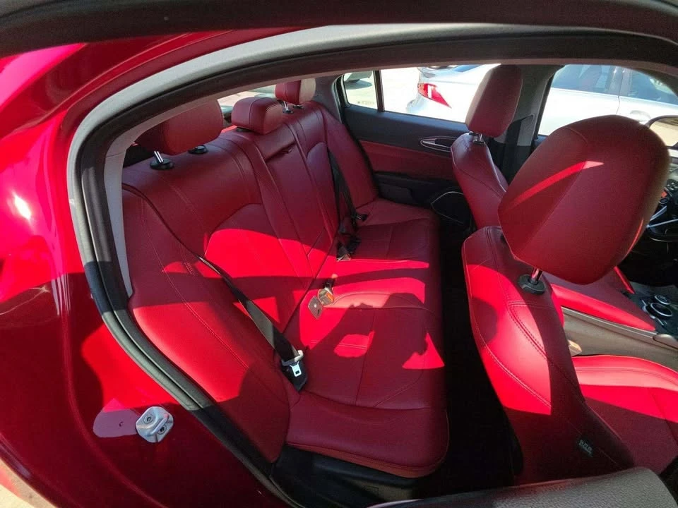 2019 Alfa Romeo Giulia - Image 13 of 17