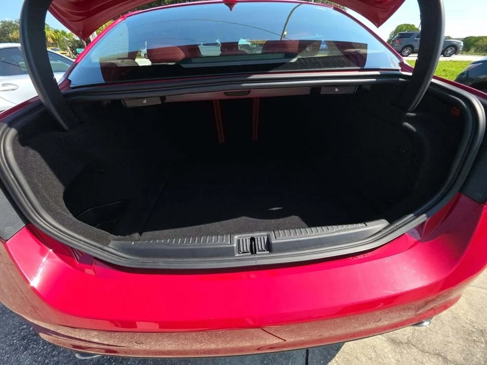 2019 Alfa Romeo Giulia - Image 14 of 17