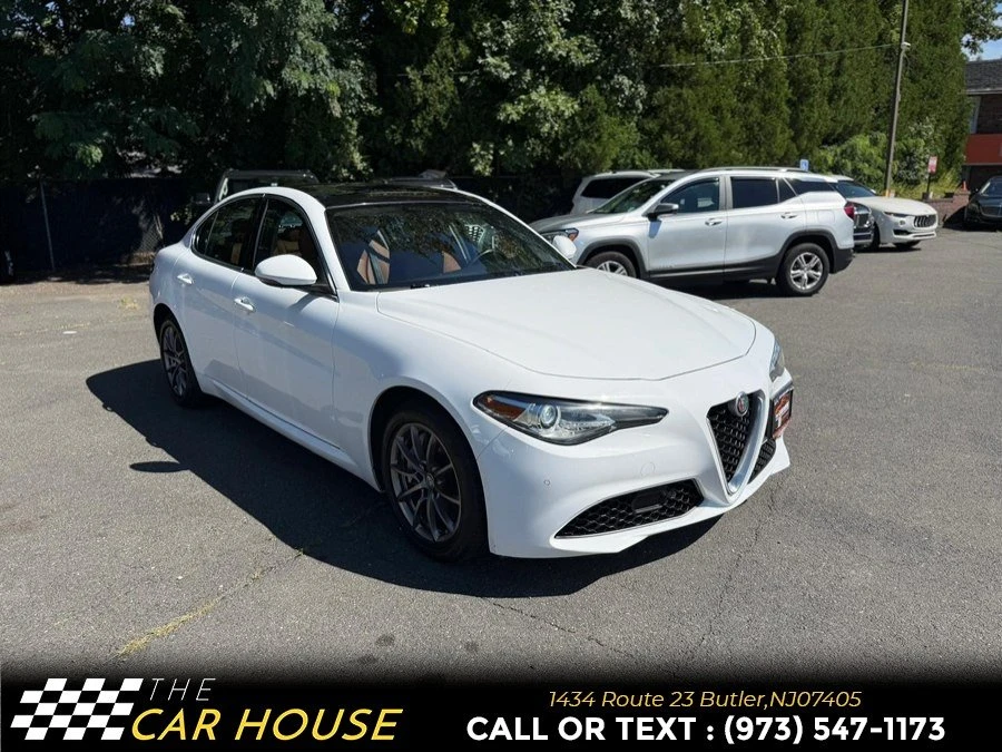 2019 Alfa Romeo Giulia - Image 9 of 19