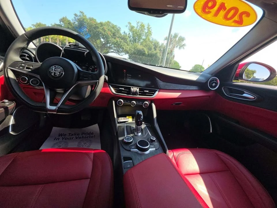 2019 Alfa Romeo Giulia - Image 7 of 17