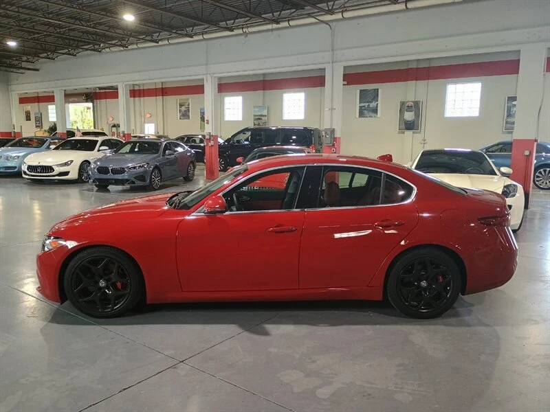 2019 Alfa Romeo Giulia - Image 2 of 20