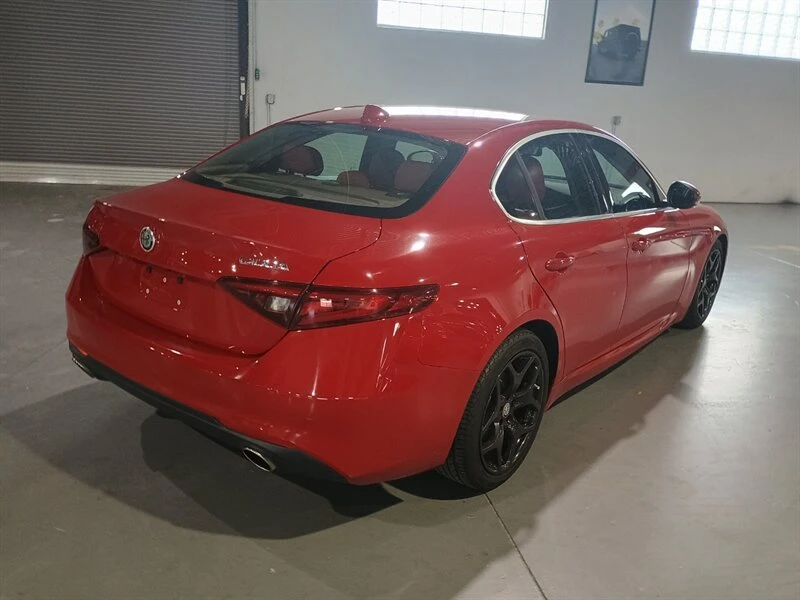 2019 Alfa Romeo Giulia - Image 6 of 20