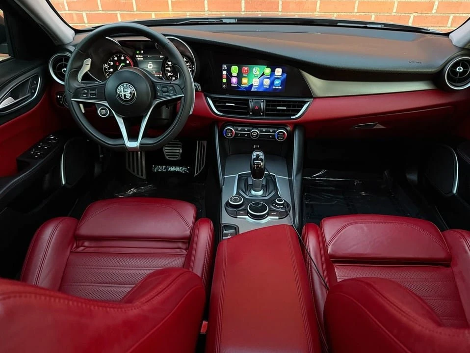2019 Alfa Romeo Giulia - Image 9 of 20